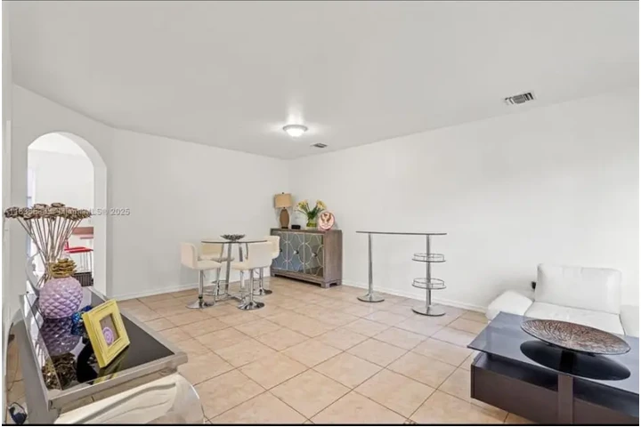 $2500 : Se renta Townhouse en Homested image 3