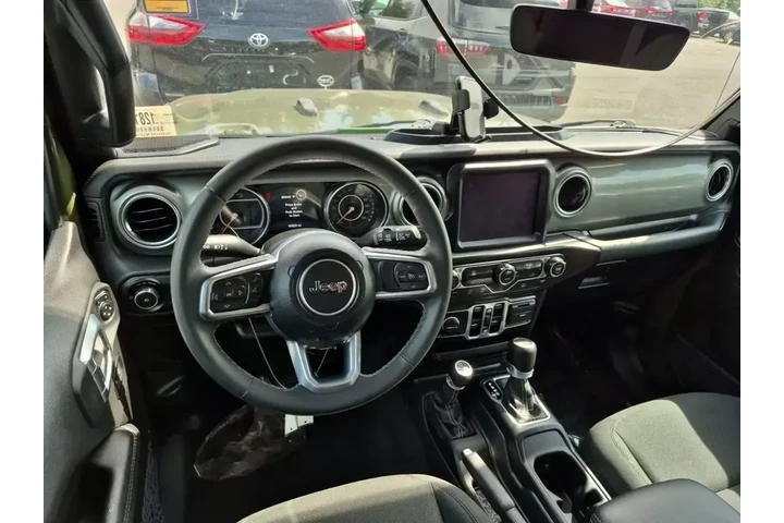 $27900 : Jeep Wrangler 2023 4x4 Sahar image 7