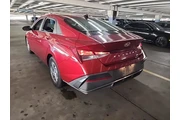 $17995 : Hyundai ELANTRA 2024 SE 4dr thumbnail