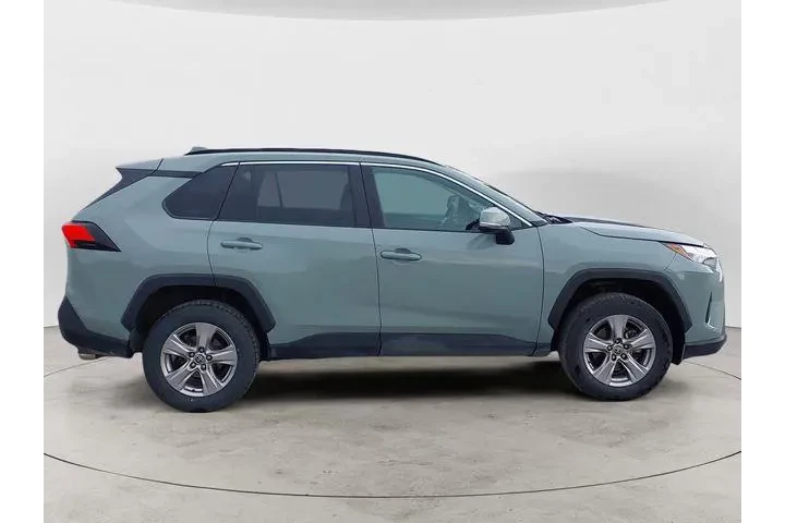 $29888 : Toyota RAV4 2023 AWD XLE 4dr image 6
