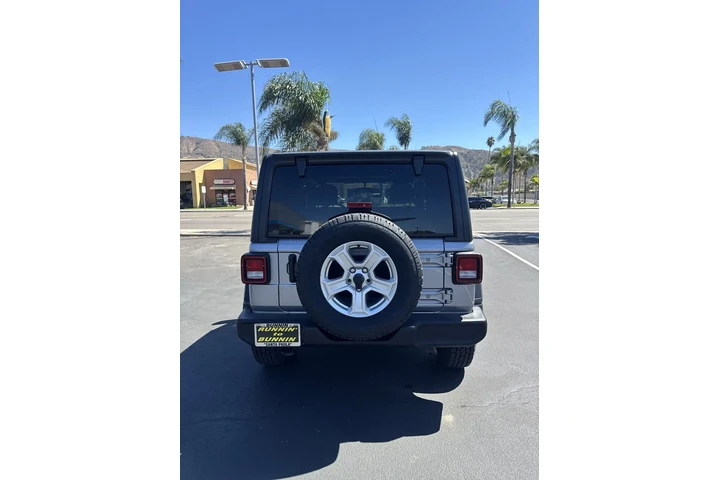 $27924 : Jeep Wrangler 2021 4x4 Sport image 4