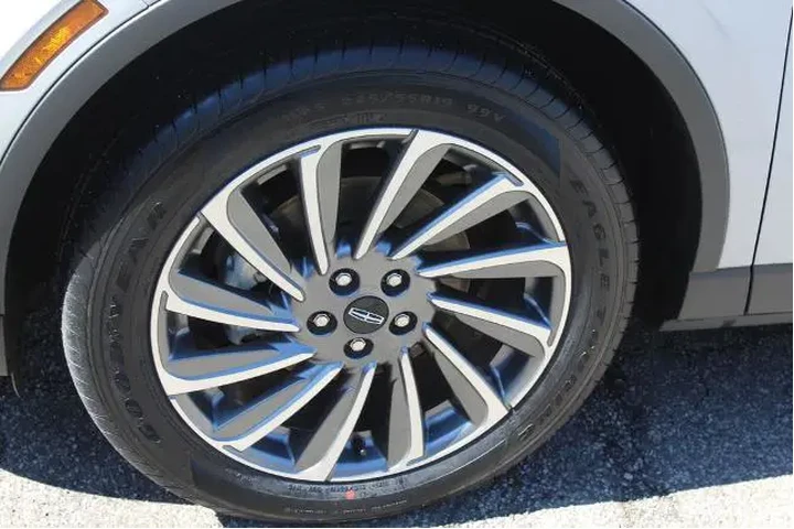 $36498 : Lincoln Corsair 2023 AWD Res image 9