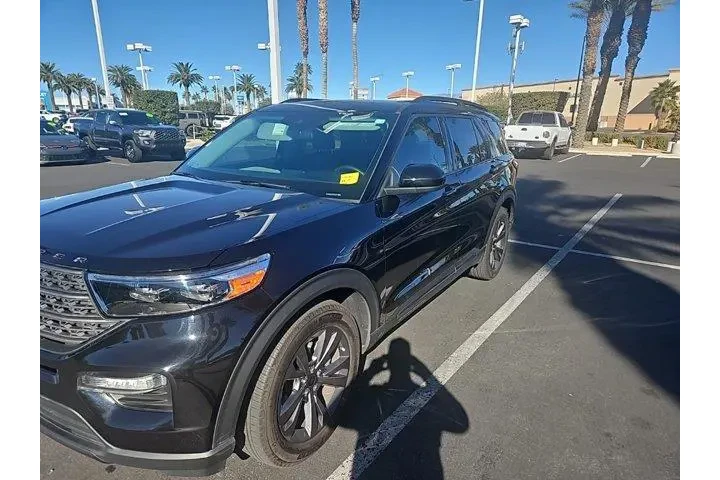 $31295 : Ford Explorer 2024 XLT 4dr S image 1