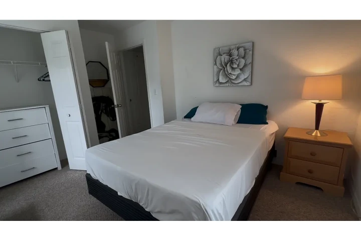 $800 : Rento Habitacion Amoblada image 4