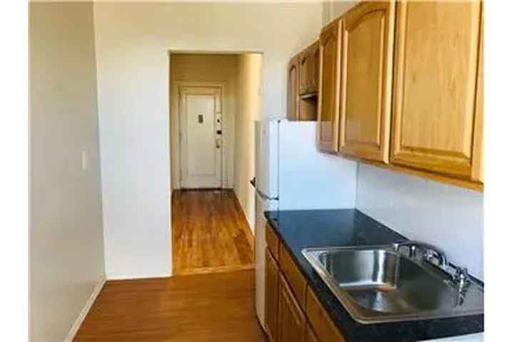 $1700 : Rental property with 1 bedro image 4