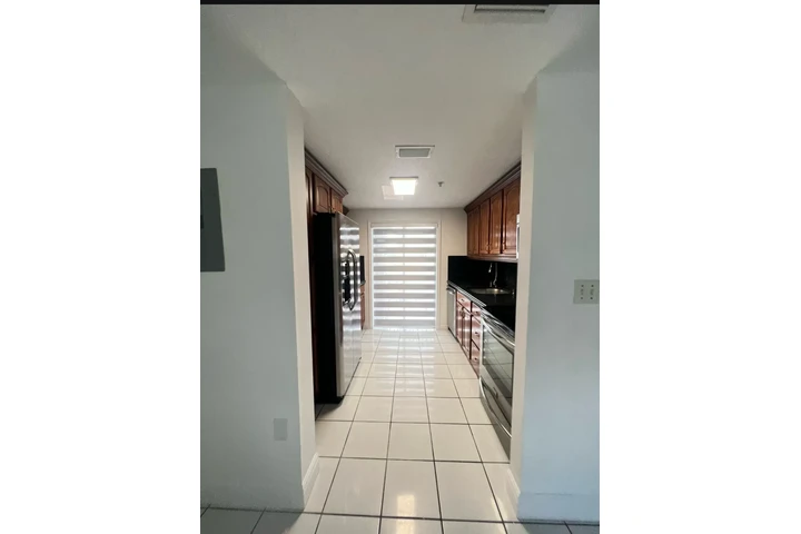 $2500 : Townhouse image 4