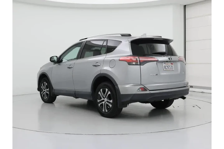 $21998 : Toyota RAV4 2018 LE 4dr SUV image 2