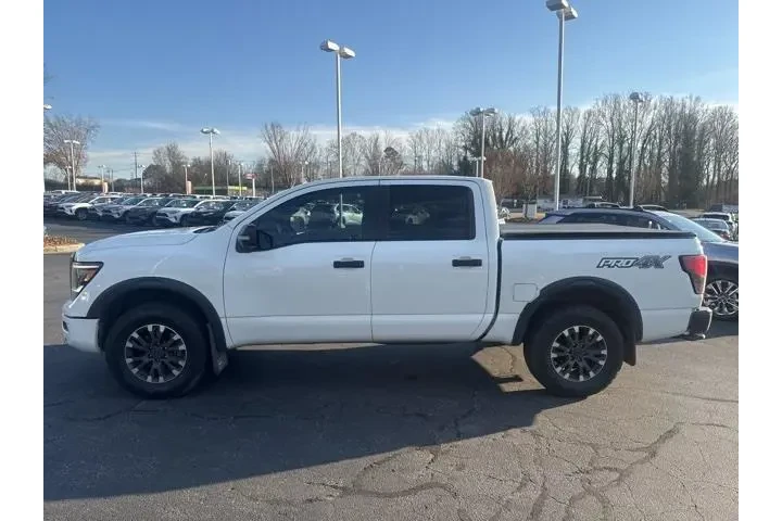 $32950 : Nissan Titan 2022 4x4 PRO-4X image 4