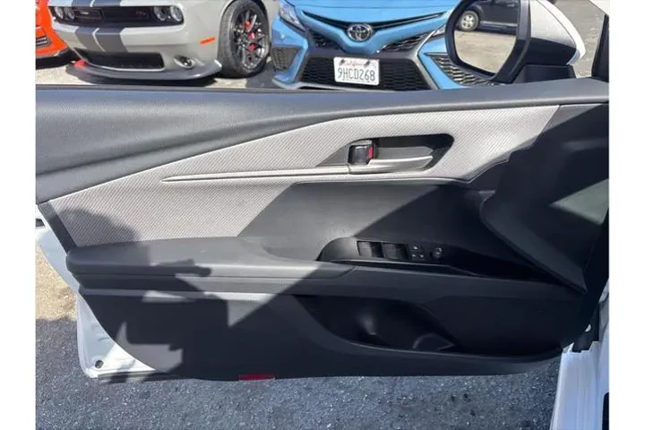 $29898 : Toyota Camry 2025 SE 4dr Sed image 9