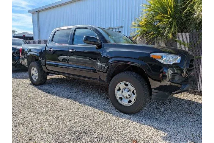 $26988 : Toyota Tacoma 2023 4x2 SR 4d image 2