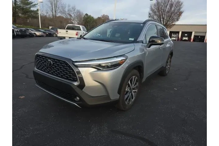 $31431 : Toyota Corolla Cross 2025 AW image 3
