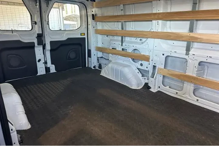 $39976 : Ford Transit 2025 250 3dr LW image 10