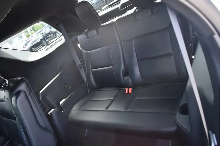 $45590 : Ford Explorer 2022 AWD ST 4d image 10
