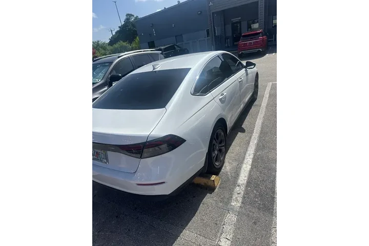$20990 : Honda Accord 2023 EX 4dr Sed image 4
