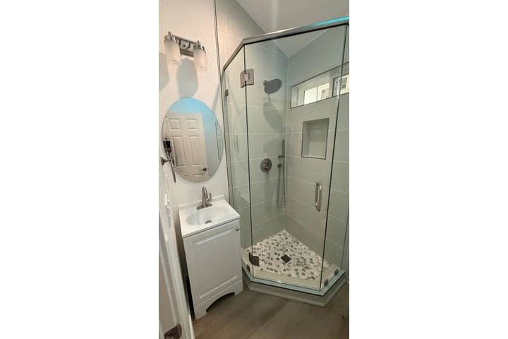 $2000 : ADU DE 1 RECÁMARA / 1 BAÑO image 2