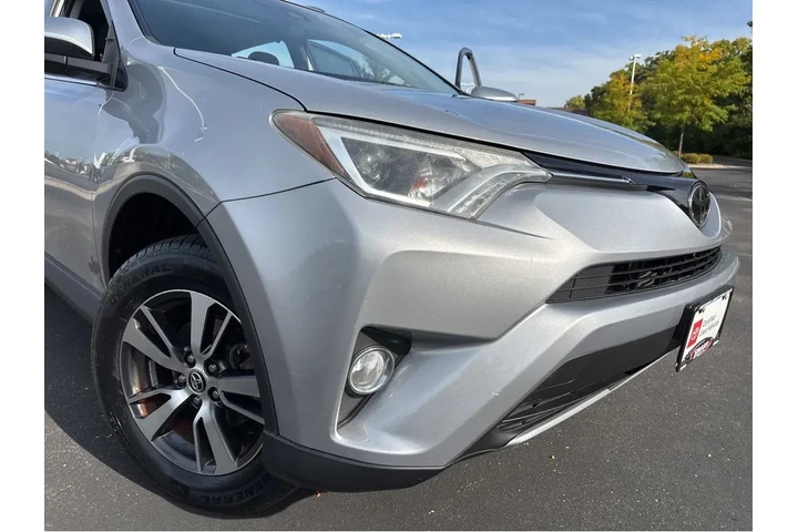 $20000 : Silver Certified2017 RAV4 XLE image 7