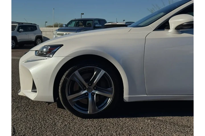 $21317 : Lexus IS 300 2018 4dr Sedan image 10