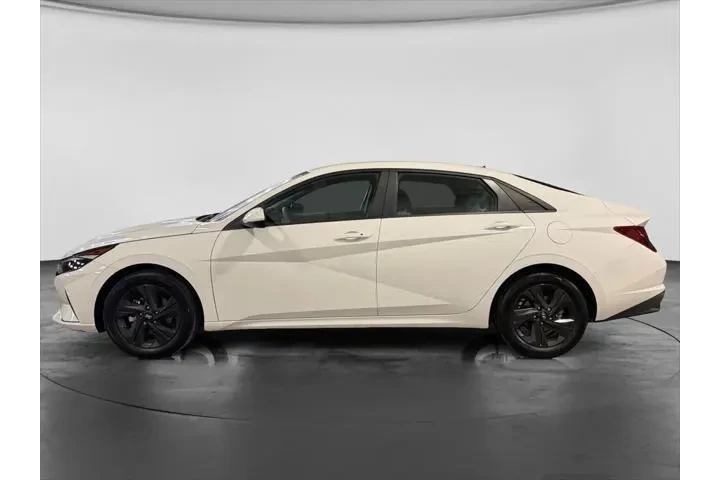 $20725 : Hyundai ELANTRA 2023 SEL 4dr image 9