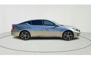 $24250 : Nissan Altima 2023 2.5 SR 4d thumbnail