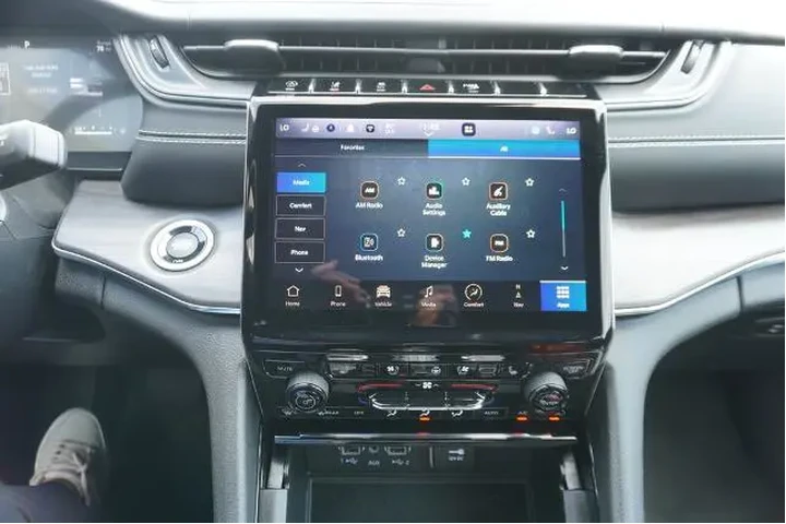 $38788 : Jeep Grand Cherokee 2023 4x4 image 8