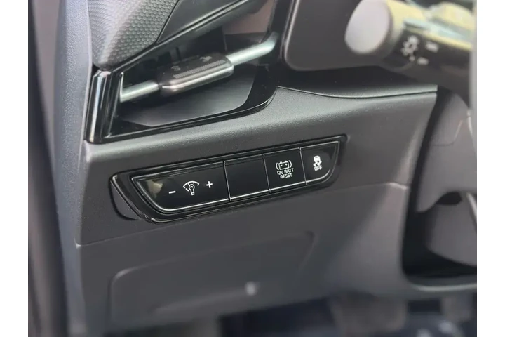 $21875 : Kia Niro 2025 LX 4dr Crossov image 9