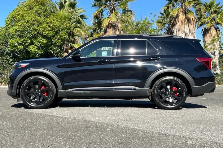 Ford Explorer 2023 AWD ST 4d image 7