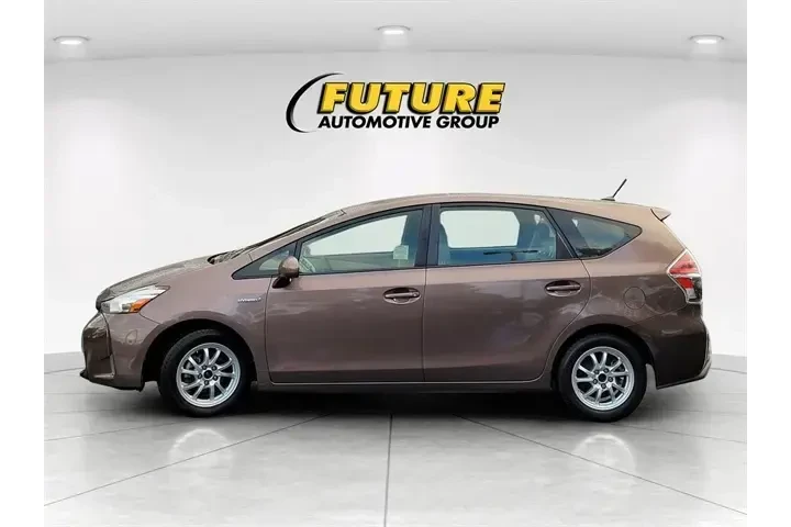 $14488 : Toyota Prius v 2016 Five 4dr image 8