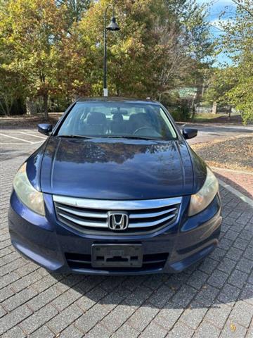 $4000 : 2011 Accord LX image 1