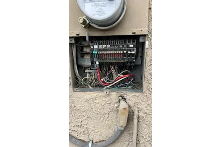 ELECTRICISTA y PLOMERIA image 8