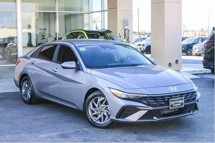 $20689 : Hyundai ELANTRA 2024 SEL 4dr image 2