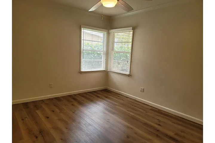 $900 : Home Rent .. Orange, CA image 9