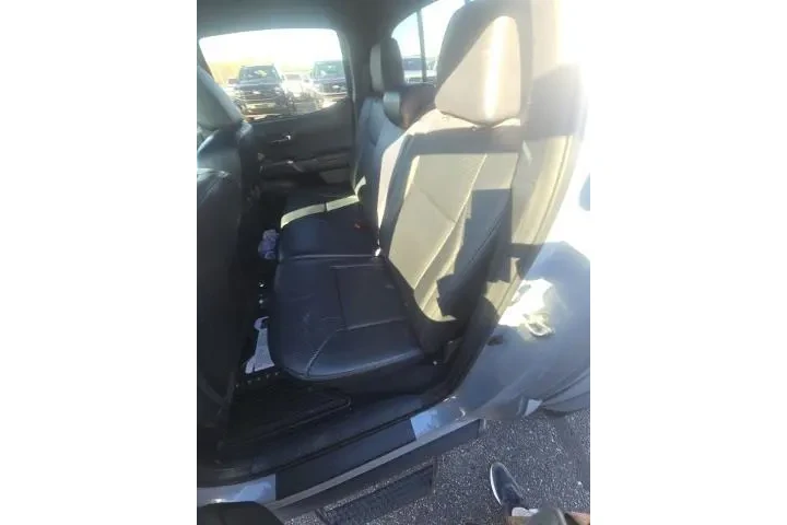 $32997 : Toyota Tacoma 2019 4x4 TRD S image 6