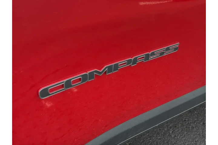 $15137 : Jeep Compass 2018 4x4 Trailh image 9