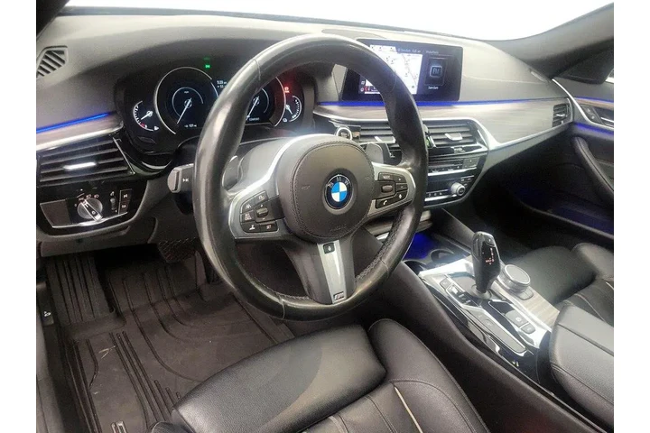 $18998 : BMW 5 Series 2019 530e iPerf image 9