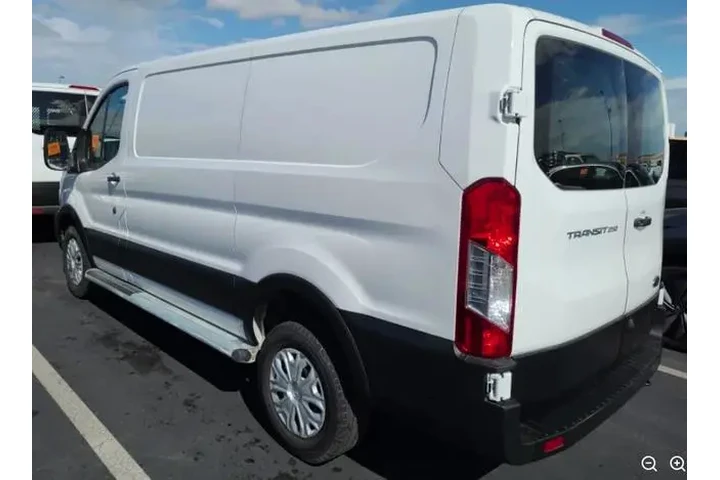 $32950 : Ford Transit 2024 250 3dr SW image 2