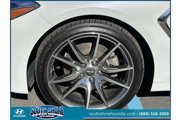 $25990 : Genesis G70 2021 AWD 2.0T 4d image 9