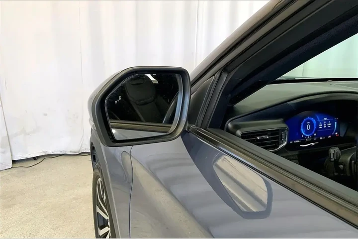 $28992 : Ford Explorer 2021 AWD ST 4d image 10