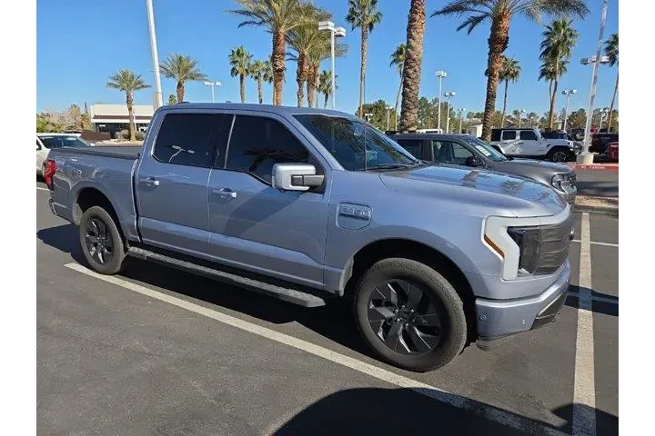 $38927 : Ford F-150 Lightning 2022 AW image 3