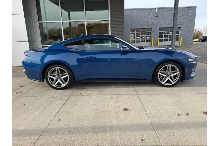 $29900 : Ford Mustang 2024 EcoBoost P image 9