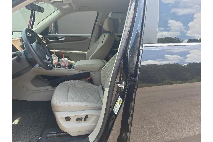 $27990 : Volkswagen Atlas 2024 SE 4dr image 9