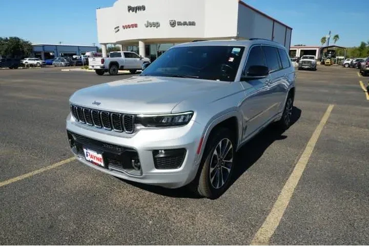 $29995 : Jeep Grand Cherokee L 2022 4 image 1