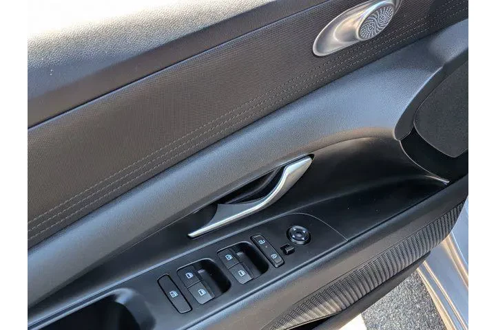 $23477 : Hyundai ELANTRA Hybrid 2025 image 9