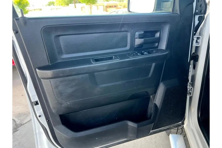 2018 RAM 2500 Tradesman Crew image 10