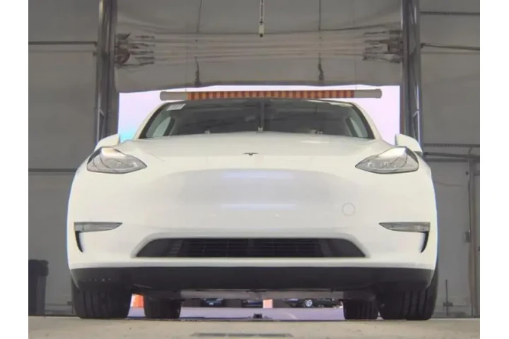 $32990 : Tesla Model Y 2024 AWD Long image 3