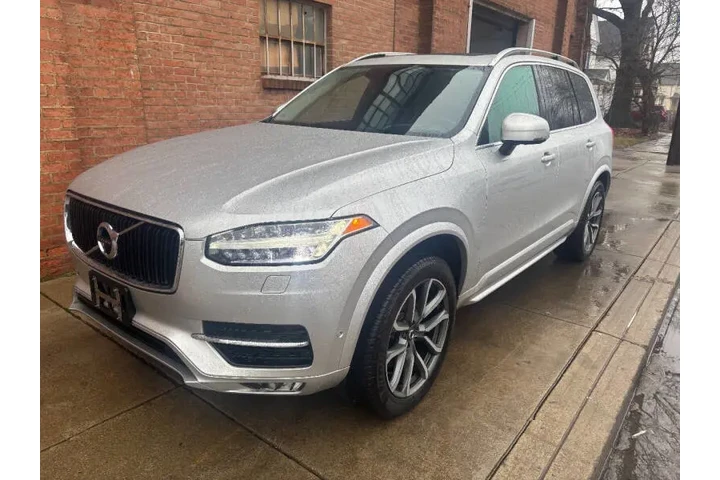 $19000 : 2017 XC90 T6 Momentum image 2