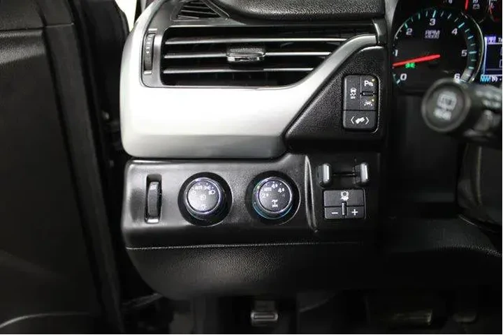 $24997 : Chevrolet Suburban 2016 4x4 image 9