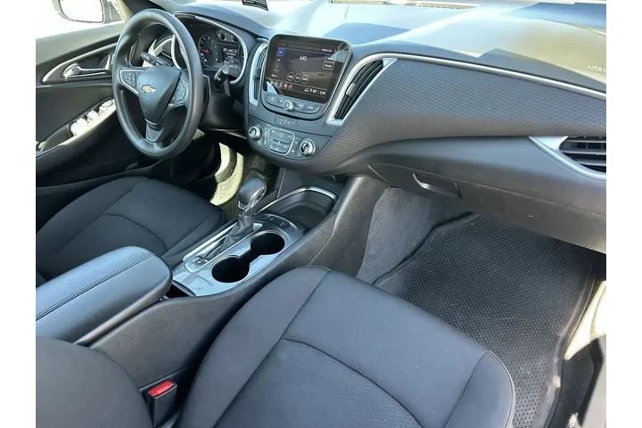 $17079 : Chevrolet Malibu 2024 LT 4dr image 8