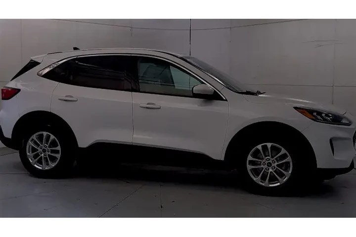 2015 Escape SE 4WD image 5