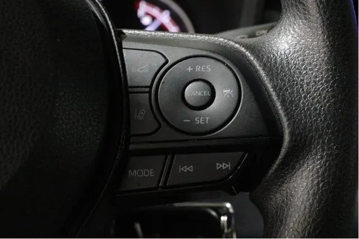 $30998 : Toyota RAV4 2024 AWD LE 4dr image 10