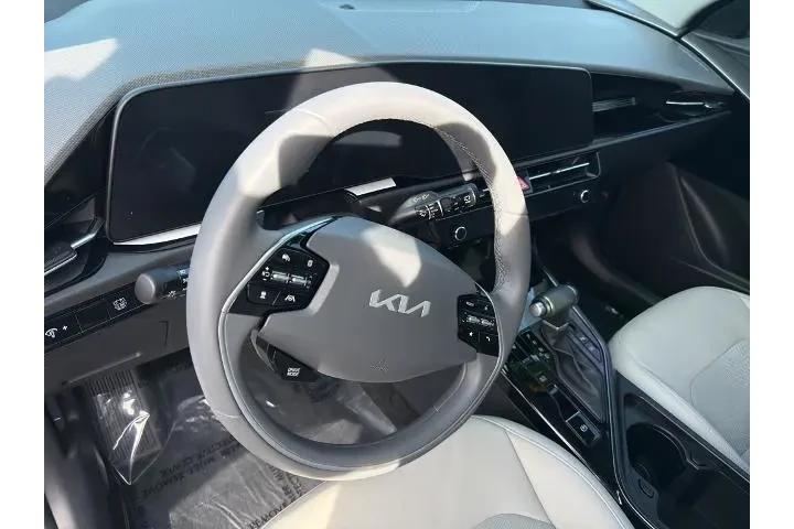 $28995 : Kia Niro 2025 EX 4dr Crossov image 9